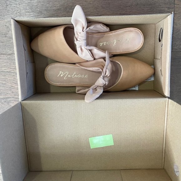 Matisse Calle Slip On Flat Pointed Toe Shoes | Colorway: Natural - Picture 2 of 5